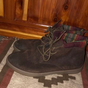 Bogs Winter Uma Chelsea leather high tops